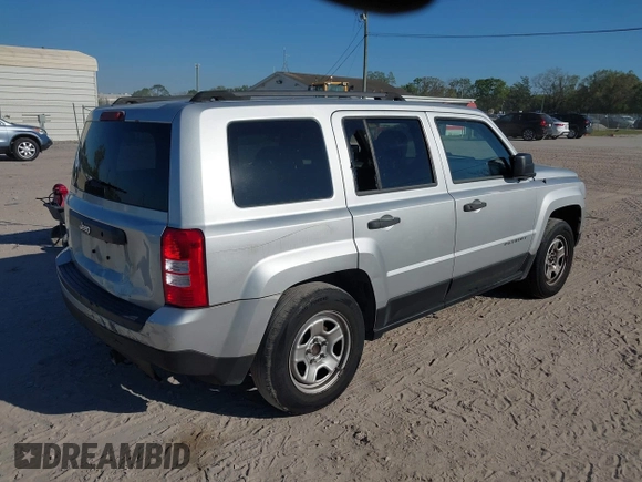 2011 Jeep Patriot Latitude with VIN 1J4NT1GA3BD220000, listed as a IAAI auction lot 41703041 with 138,945 mi miles. Bid and sale history available at carsss.com. Image 4.