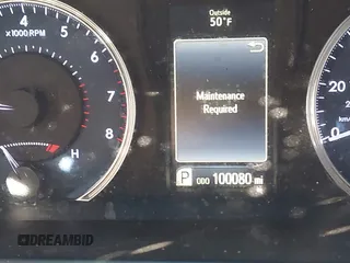 2015 Toyota Camry XLE z VIN 4T4BF1FK3FR507807, wystawiony jako IAAI lot #41423295 z przebiegiem 100 080 mil mil oraz . Historia ofert i sprzedaży dostępna na DreamBid. Obrazek 16.