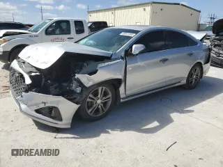 2018 Hyundai Sonata Limited with VIN 5NPE34AF9JH682131, listed as a Copart auction lot 49841385 with 132,617 mi miles and Clean Title. Bid and sale history available at carsss.com. Image 1.