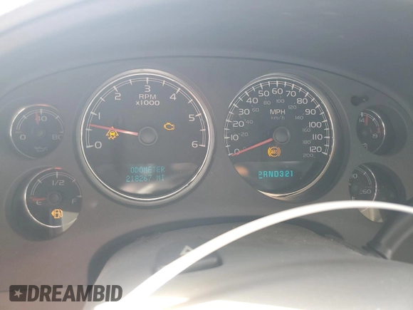 2007 Chevrolet Avalanche 2LT with VIN 3GNEC12J67G289598, listed as a Copart auction lot 48974995 with 218,267 mi miles and Salvage title. Bid and sale history available at DreamBid. Image 9.