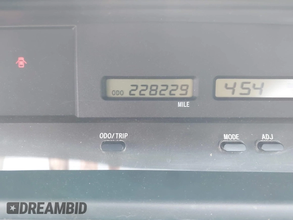 2000 Toyota Avalon XL with VIN 4T1BF28BXYU070808, listed as a IAAI auction lot 42061893 with 228,229 mi miles and . Bid and sale history available at DreamBid. Image 7.