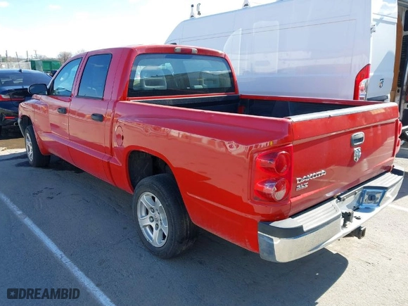 2005 Dodge Dakota SLT with VIN 1D7HE48K85S297456, listed as a IAAI auction lot 41813718 with 192229 miles. Bid and sale history available at carsss.com. Image 3.