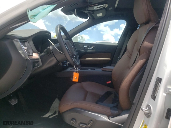 2023 Volvo XC60 Plus Bright Theme with VIN YV4L12DE4P1259474, listed as a Copart auction lot 57927694 with 18,576 mi miles and Salvage Title. Bid and sale history available at carsss.com. Image 7.