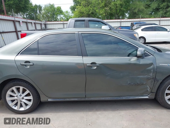 2012 Toyota Camry XLE z VIN 4T1BD1FKXCU034435, wystawiony jako IAAI lot #42024179 z przebiegiem 183 534 mil mil oraz . Historia ofert i sprzedaży dostępna na DreamBid. Obrazek 13.