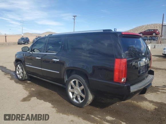 2008 Cadillac Escalade ESV z VIN 1GYFK66868R143475, wystawiony jako Copart lot #44468395 z przebiegiem 195 093 mil mil oraz Szkoda całkowita • Salvage title. Historia ofert i sprzedaży dostępna na DreamBid. Obrazek 2.