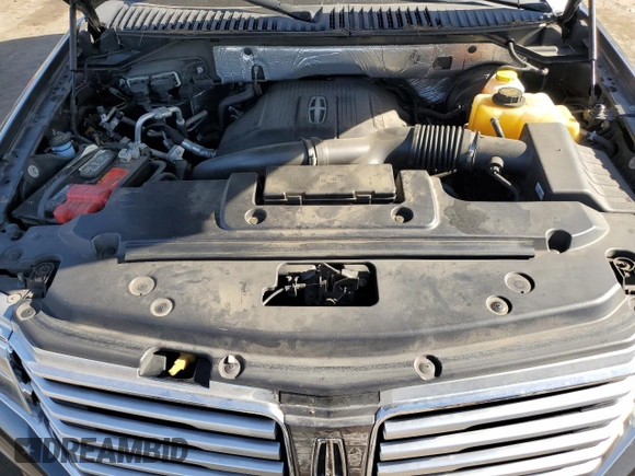 2017 Lincoln Navigator Select z VIN 5LMJJ2HTXHEL02270, wystawiony jako Copart lot #86042654 z przebiegiem 177 846 mil mil oraz Szkoda całkowita • Salvage title. Historia ofert i sprzedaży dostępna na DreamBid. Obrazek 12.