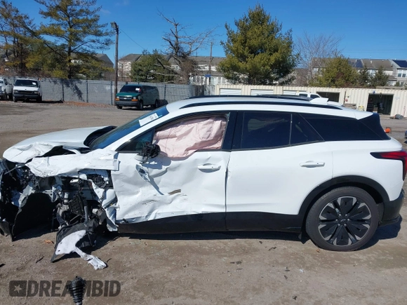 2024 Chevrolet Blazer EV eAWD RS z VIN 3GNKDCRJ4RS290900, wystawiony jako IAAI lot #41647500 z przebiegiem 3 017 mil mil oraz . Historia ofert i sprzedaży dostępna na DreamBid. Obrazek 14.