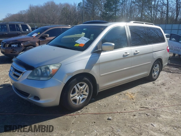 2005 Honda Odyssey EX-L with VIN 5FNRL38725B098992, listed as a IAAI auction lot 41639045 with 230,257 mi miles. Bid and sale history available at carsss.com. Image 2.