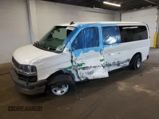 2016 Chevrolet Express Passenger LT with VIN 1GAZGMFG6G1163991, listed as a Copart auction lot 60600655 with 109,637 mi miles and Salvage title. Bid and sale history available at DreamBid. Image 1.
