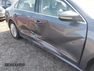 2016 Volkswagen Passat SE z VIN 1VWBS7A39GC048588, wystawiony jako IAAI lot #42024717 z przebiegiem 94 626 mil mil oraz . Historia ofert i sprzedaży dostępna na DreamBid. Obrazek 6.