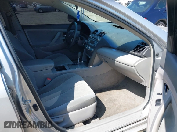 2009 Toyota Camry z VIN 4T1BE46K99U274082, wystawiony jako IAAI lot #42419700 z przebiegiem 124 552 mil mil oraz . Historia ofert i sprzedaży dostępna na DreamBid. Obrazek 5.