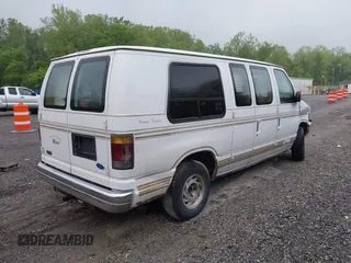 1994 Ford Econoline Cargo z VIN 1FDEE14N3RHA79838, wystawiony jako IAAI lot #42207281 z przebiegiem Nie podano mil oraz . Historia ofert i sprzedaży dostępna na DreamBid. Obrazek 4.