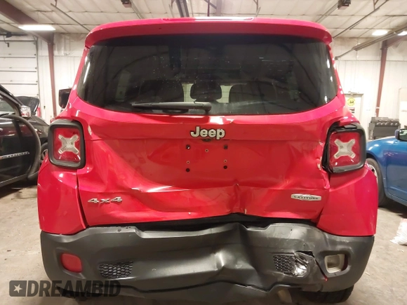 2017 Jeep Renegade Latitude z VIN ZACCJBBB8HPF87526, wystawiony jako IAAI lot #41823403 z przebiegiem 105 991 mil mil oraz . Historia ofert i sprzedaży dostępna na DreamBid. Obrazek 6.