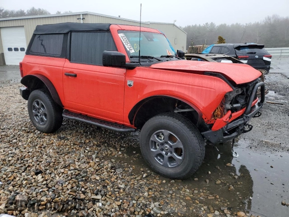 2022 Ford Bronco z VIN 1FMDE5AH9NLB12334, wystawiony jako Copart lot #83205734 z przebiegiem 12 789 mil mil oraz Szkoda całkowita • Salvage title. Historia ofert i sprzedaży dostępna na DreamBid. Obrazek 4.