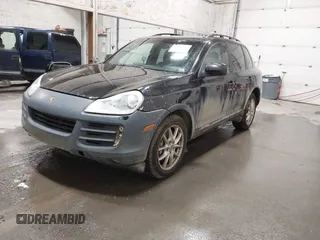 2008 Porsche Cayenne S z VIN WP1AB29P88LA36991, wystawiony jako IAAI lot #42019431 z przebiegiem 149 579 mil mil oraz . Historia ofert i sprzedaży dostępna na DreamBid. Obrazek 2.