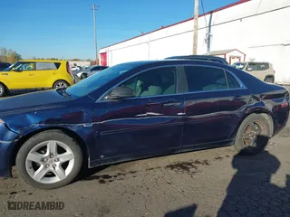 2009 Chevrolet Malibu LS w/1FL with VIN 1G1ZG57B79F133557, listed as a IAAI auction lot 40802424 with 222,170 mi miles. Bid and sale history available at carsss.com. Image 6.
