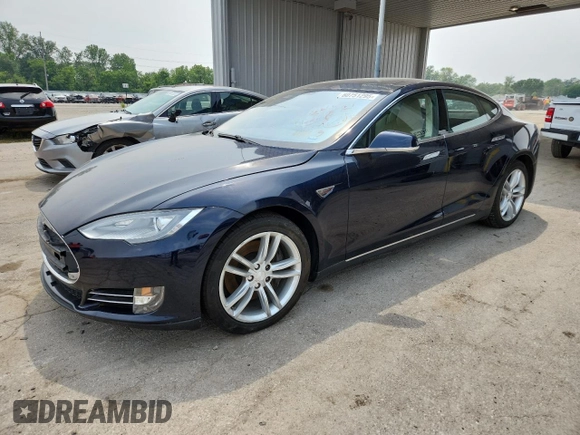 2013 Tesla Model S z VIN 5YJSA1DN6DFP08911, wystawiony jako Copart lot #60751295 z przebiegiem Nie podano mil oraz Czysty tytuł • Clean title. Historia ofert i sprzedaży dostępna na DreamBid. Obrazek 1.