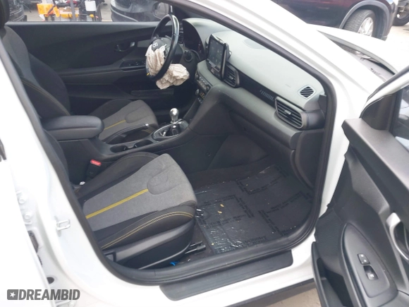 2019 Hyundai Veloster Turbo with VIN KMHTH6AB3KU020193, listed as a IAAI auction lot 41526722 with 54,697 mi miles. Bid and sale history available at carsss.com. Image 5.