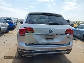 2018 Volkswagen Atlas SEL with VIN 1V2MR2CAXJC537383, listed as a IAAI auction lot 42353413 with 121,626 mi miles and . Bid and sale history available at DreamBid. Image 16.