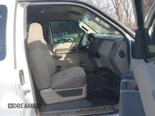2009 Ford Super Duty F-250 SRW XL with VIN 1FTNX20579EB12691, listed as a IAAI auction lot 41646551 with 131,122 mi miles. Bid and sale history available at carsss.com. Image 5.