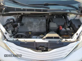 2015 Toyota Sienna LE AAS z VIN 5TDKK3DC6FS560071, wystawiony jako Copart lot #59883805 z przebiegiem 125 292 mil mil oraz Szkoda całkowita • Salvage title. Historia ofert i sprzedaży dostępna na DreamBid. Obrazek 12.