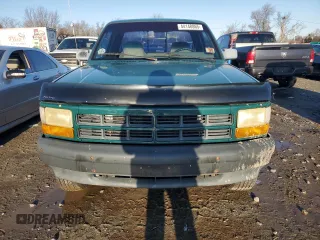 1995 Dodge Dakota z VIN 1B7GG23Y6SW902465, wystawiony jako Copart lot #44148865 z przebiegiem 174 126 mil mil oraz Czysty tytuł • Clean title. Historia ofert i sprzedaży dostępna na DreamBid. Obrazek 5.