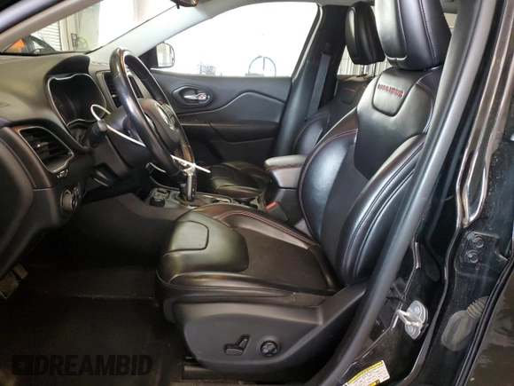 2019 Jeep Cherokee Trailhawk with VIN 1C4PJMBX1KD456551, listed as a Copart auction lot 58576065 with 121,259 mi miles and Salvage title. Bid and sale history available at DreamBid. Image 7.