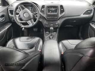 2019 Jeep Cherokee Latitude Plus z VIN 1C4PJMLXXKD398874, wystawiony jako Copart lot #53230615 z przebiegiem 81 386 mil mil oraz Szkoda całkowita • Salvage title. Historia ofert i sprzedaży dostępna na DreamBid. Obrazek 8.
