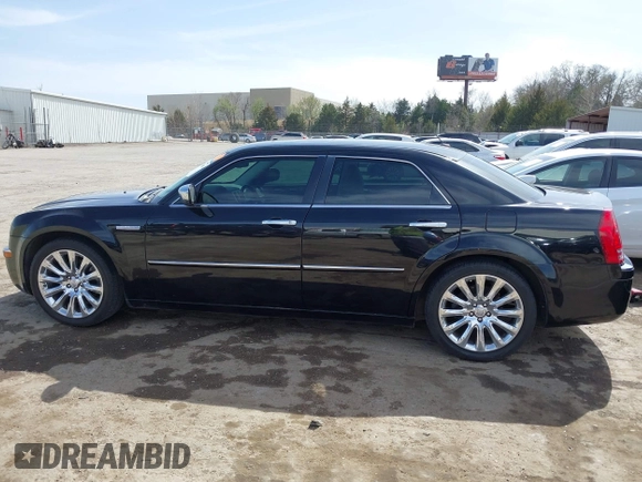 2009 Chrysler 300 C z VIN 2C3LA63T39H612810, wystawiony jako IAAI lot #41827898 z przebiegiem 76 558 mil mil oraz . Historia ofert i sprzedaży dostępna na DreamBid. Obrazek 15.
