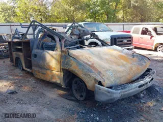 2002 Chevrolet Silverado 1500 with VIN 1GCEC14W92Z126423, listed as a IAAI auction lot 40436581 with 1 mi miles. Bid and sale history available at carsss.com. Image 1.