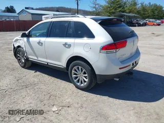 2015 Lincoln MKX with VIN 2LMDJ8JK5FBL28180, listed as a IAAI auction lot 41902983 with 112,790 mi miles. Bid and sale history available at carsss.com. Image 3.