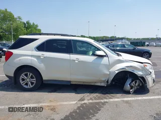 2015 Chevrolet Equinox LT z VIN 1GNALBEK9FZ115113, wystawiony jako IAAI lot #42402174 z przebiegiem 146 666 mil mil oraz . Historia ofert i sprzedaży dostępna na DreamBid. Obrazek 13.