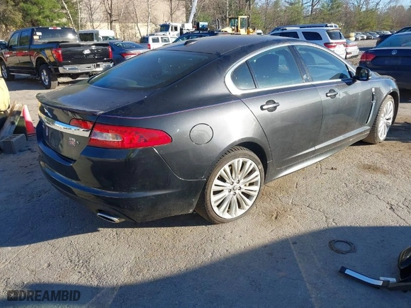 2011 Jaguar XF with VIN SAJWA0FB9BLS16173, listed as a IAAI auction lot 40839722 with 132,441 mi miles. Bid and sale history available at carsss.com. Image 4.