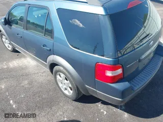 2005 Ford Freestyle SEL with VIN 1FMDK02105GA06621, listed as a IAAI auction lot 42008979 with 230,861 mi miles. Bid and sale history available at carsss.com. Image 3.