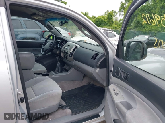 2006 Toyota Tacoma z VIN 5TETX22N26Z178272, wystawiony jako IAAI lot #42359672 z przebiegiem 414 561 mil mil oraz . Historia ofert i sprzedaży dostępna na DreamBid. Obrazek 5.