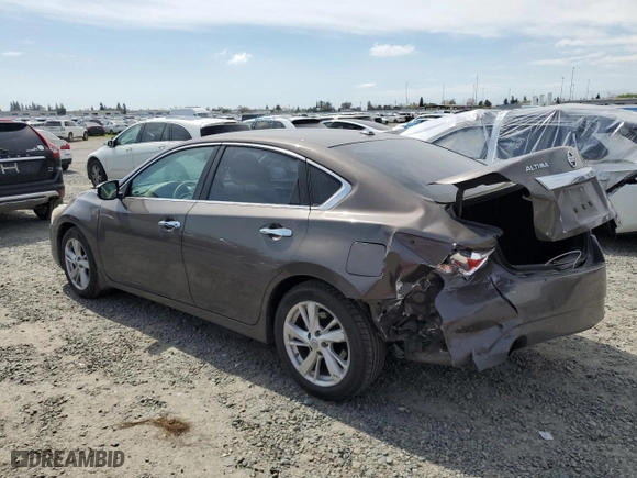 2015 Nissan Altima 2.5 with VIN 1N4AL3AP9FC255087, listed as a Copart auction lot 50465255 with 200,258 mi miles and Salvage Title. Bid and sale history available at carsss.com. Image 2.