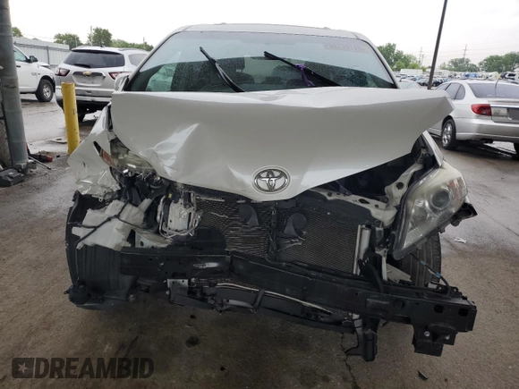 2016 Toyota Sienna XLE with VIN 5TDYK3DC8GS729616, listed as a Copart auction lot 59748995 with 144,469 mi miles and Salvage title. Bid and sale history available at DreamBid. Image 5.