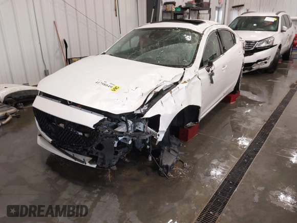 2018 Mazda Mazda6 Touring with VIN JM1GL1VM2J1324151, listed as a IAAI auction lot 41798049 with 37,415 mi miles. Bid and sale history available at carsss.com. Image 6.