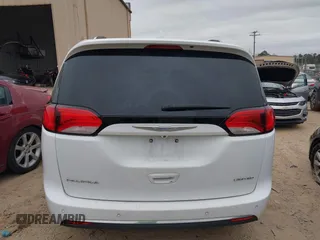 2017 Chrysler Pacifica Limited with VIN 2C4RC1GG2HR704936, listed as a IAAI auction lot 41162671 with 161,422 mi miles and . Bid and sale history available at DreamBid. Image 16.