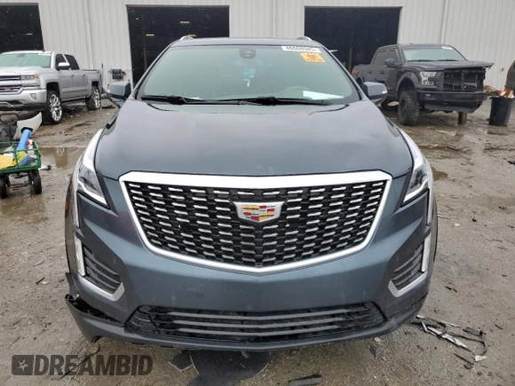 2020 Cadillac XT5 Luxury FWD z VIN 1GYKNAR45LZ224459, wystawiony jako Copart lot #46608945 z przebiegiem Nie podano mil oraz Szkoda całkowita • Salvage title. Historia ofert i sprzedaży dostępna na DreamBid. Obrazek 5.