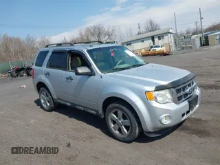2011 Ford Escape XLT with VIN 1FMCU9DG2BKB88326, listed as a IAAI auction lot 41848202 with 173,464 mi miles. Bid and sale history available at carsss.com. Image 1.