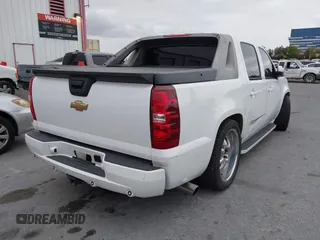 2007 Chevrolet Avalanche LTZ with VIN 3GNEC12J87G109246, listed as a IAAI auction lot 41989146 with 171,005 mi miles and . Bid and sale history available at DreamBid. Image 4.