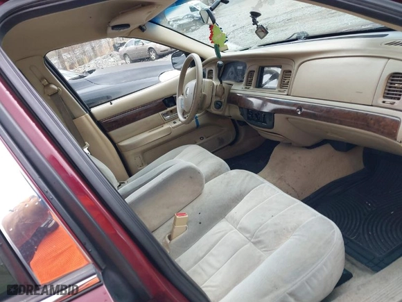 2006 Mercury Grand Marquis GS with VIN 2MEFM74W76X601761, listed as a IAAI auction lot 41627610 with 139,140 mi miles. Bid and sale history available at carsss.com. Image 5.