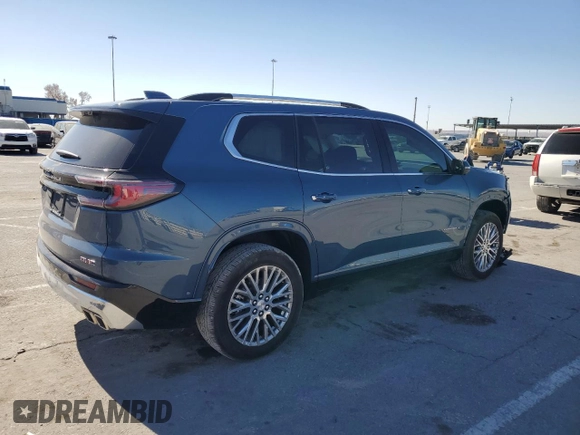 2025 GMC Acadia FWD Denali z VIN 1GKENLRS4SJ133150, wystawiony jako Copart lot #43420345 z przebiegiem 607 mil mil oraz Szkoda całkowita • Salvage title. Historia ofert i sprzedaży dostępna na DreamBid. Obrazek 3.