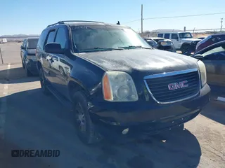 2008 GMC Yukon SLT w/4SB with VIN 1GKFK13038J238439, listed as a IAAI auction lot 41520274 with 265,855 mi miles. Bid and sale history available at carsss.com. Image 1.