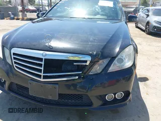 2010 Mercedes-Benz E-Class E 350 Luxury with VIN WDDHF5GB0AA072193, listed as a IAAI auction lot 42031041 with 152,969 mi miles. Bid and sale history available at carsss.com. Image 6.