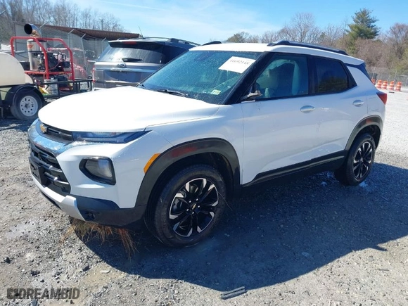 2021 Chevrolet TrailBlazer LT with VIN KL79MRSL5MB134775, listed as a IAAI auction lot 41692148 with 48,811 mi miles. Bid and sale history available at carsss.com. Image 2.