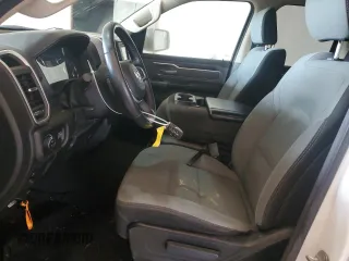 2020 Ram 1500 Big Horn z VIN 1C6SRFBT7LN190032, wystawiony jako Copart lot #46864795 z przebiegiem 79 484 mil mil oraz Szkoda całkowita • Salvage title. Historia ofert i sprzedaży dostępna na DreamBid. Obrazek 7.
