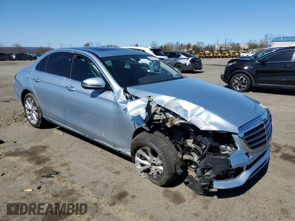 2018 Mercedes-Benz E with VIN WDDZF4KB0JA308167, listed as a Copart auction lot 49992405 with Not Provided miles and Salvage Title. Bid and sale history available at carsss.com. Image 4.