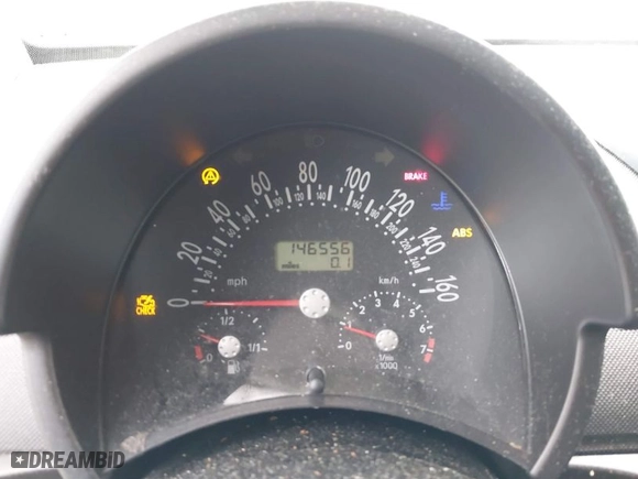 2000 Volkswagen New Beetle GLX with VIN 3VWDD21C4YM426323, listed as a IAAI auction lot 41604949 with 146,556 mi miles. Bid and sale history available at carsss.com. Image 7.